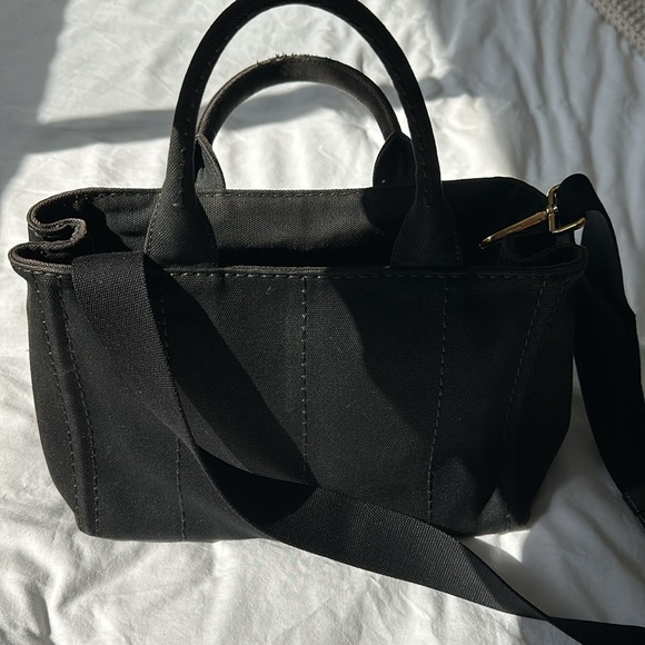 Prada Canada Tote w/ strap 🖤 - Picture 4 of 7
